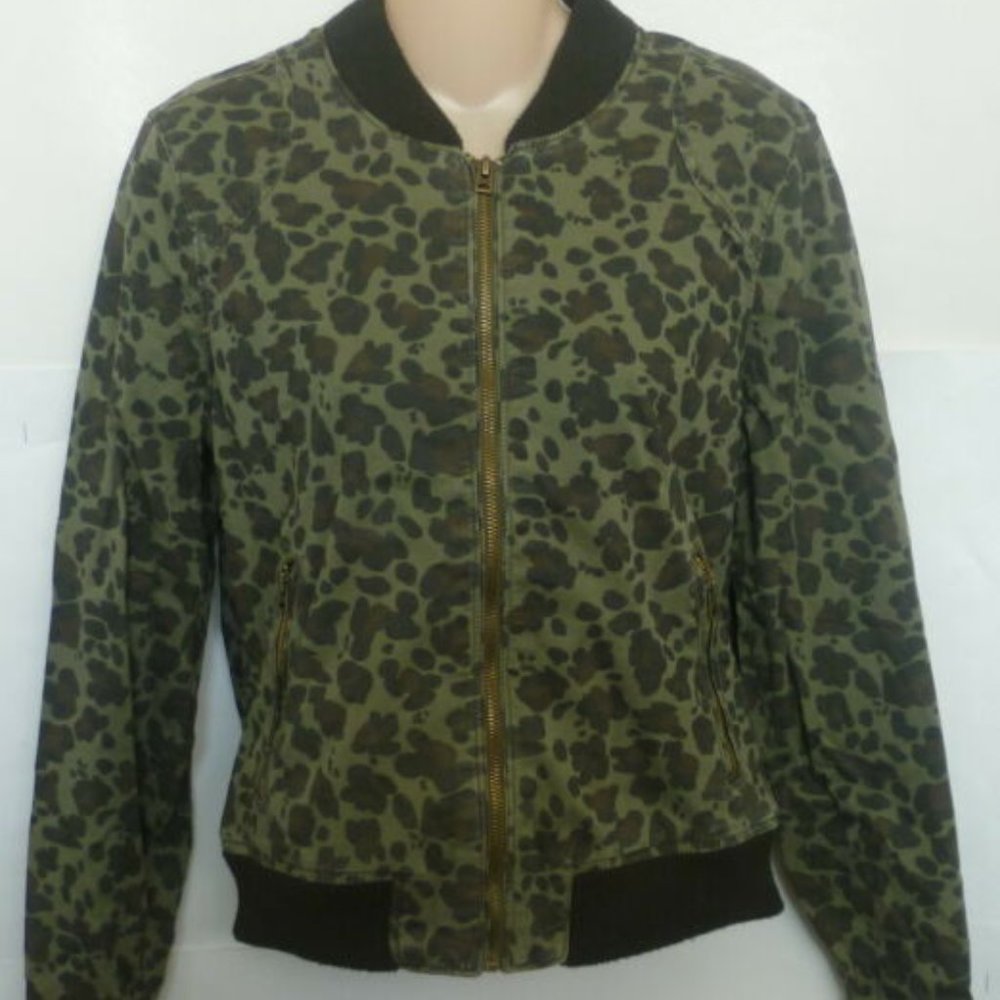 ✨AEROPOSTALE GREEN LEOPARD BOMBER JACKET✨